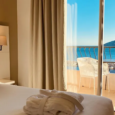 Western La Corniche 4*