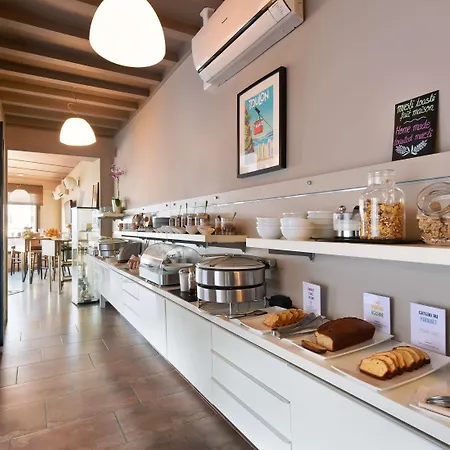 Western La Corniche Hotel